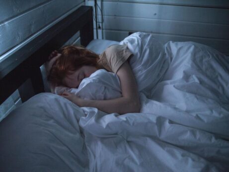 https://www.pexels.com/photo/woman-sleeping-935777/