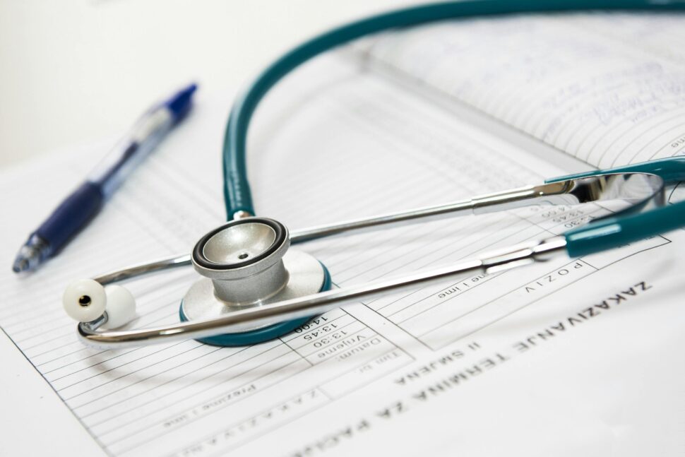 https://www.pexels.com/photo/close-up-photo-of-a-stethoscope-40568/