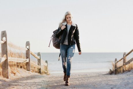 https://www.pexels.com/photo/woman-in-black-full-zip-jacket-1034859/