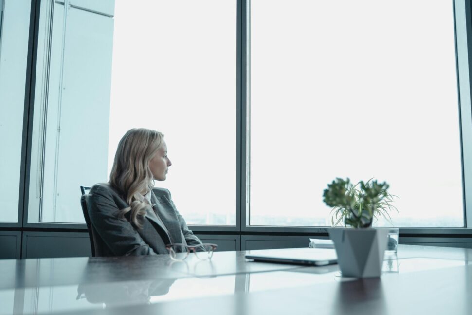 https://www.pexels.com/photo/woman-in-black-leather-jacket-sitting-by-the-table-5717270/