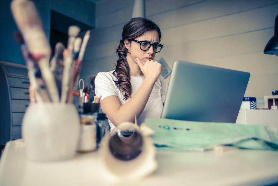 https://www.pexels.com/photo/photo-of-a-woman-thinking-941555/