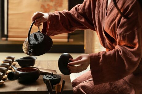 https://www.pexels.com/photo/person-pouring-tea-for-a-tea-ceremony-8952404/