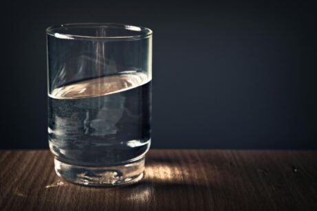 https://www.pexels.com/photo/clear-drinking-glass-filled-with-water-928854/