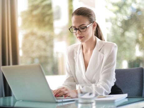 https://www.pexels.com/photo/concentrated-female-entrepreneur-typing-on-laptop-in-workplace-3756681/